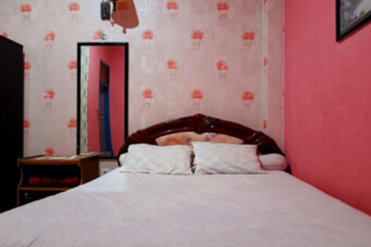 Hotel Rosichan Bau Bau Mitra Reddoorz Baubau Esterno foto