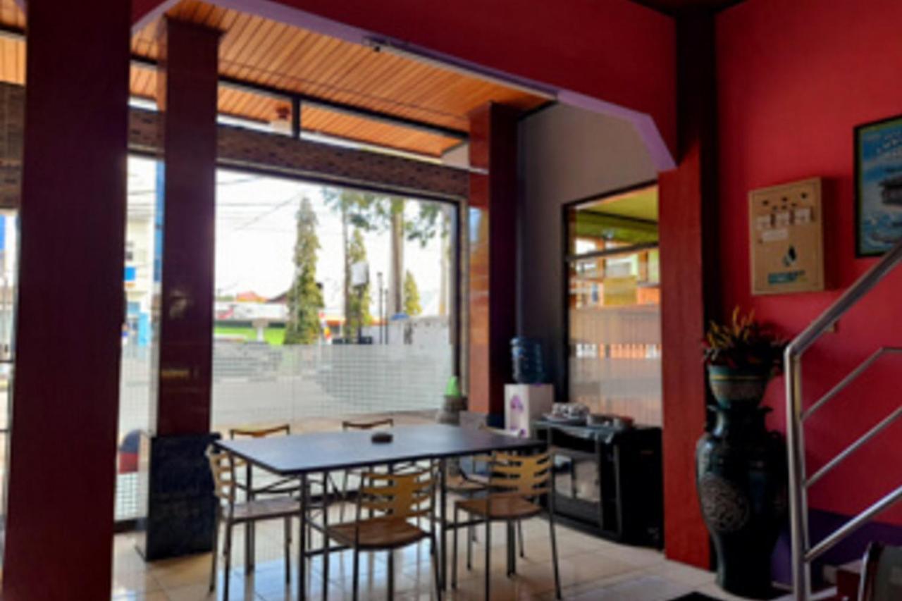 Hotel Rosichan Bau Bau Mitra Reddoorz Baubau Esterno foto