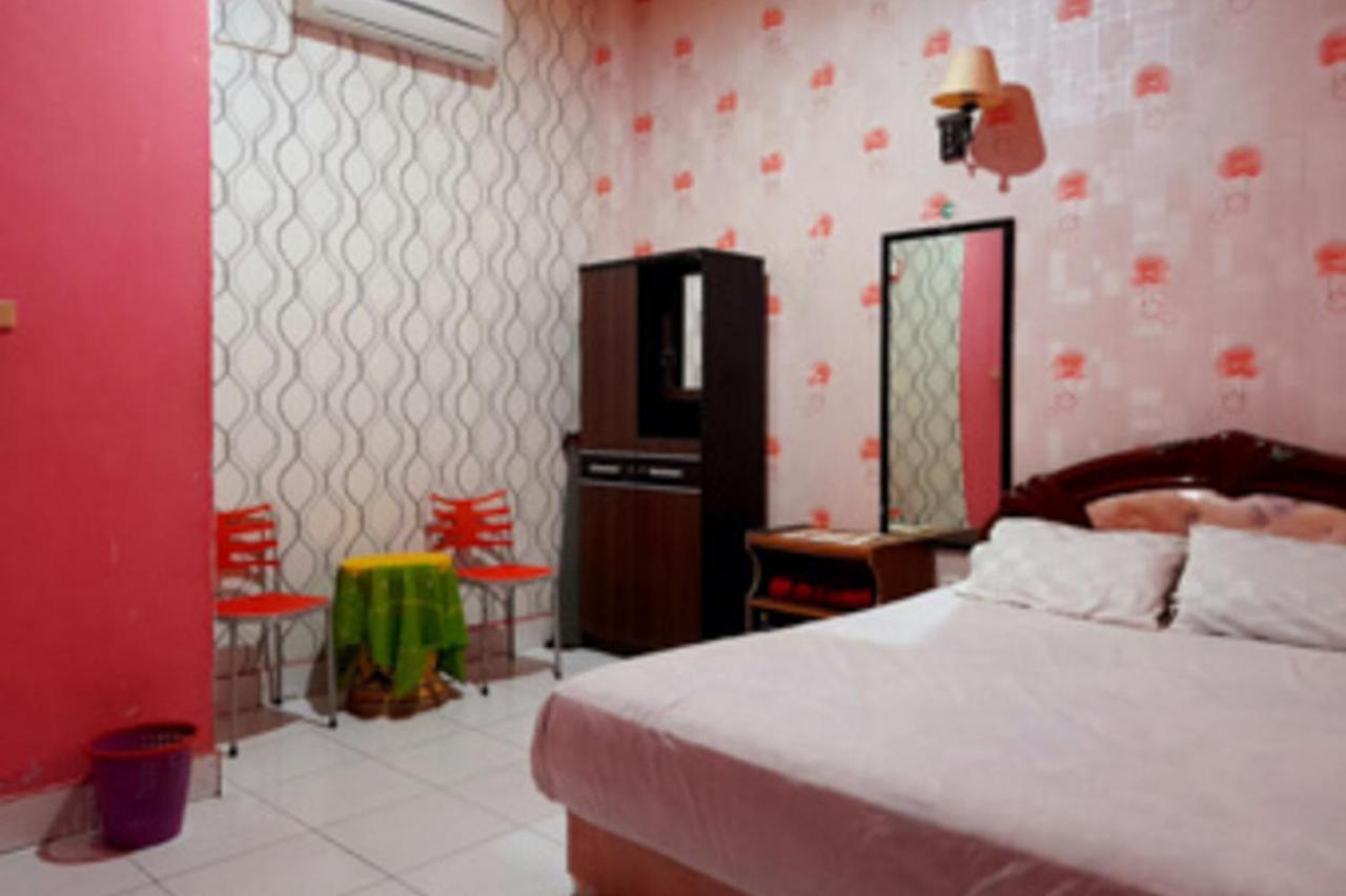 Hotel Rosichan Bau Bau Mitra Reddoorz Baubau Esterno foto