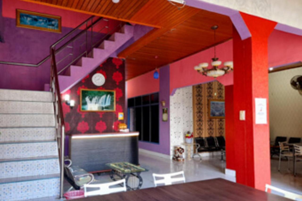 Hotel Rosichan Bau Bau Mitra Reddoorz Baubau Esterno foto