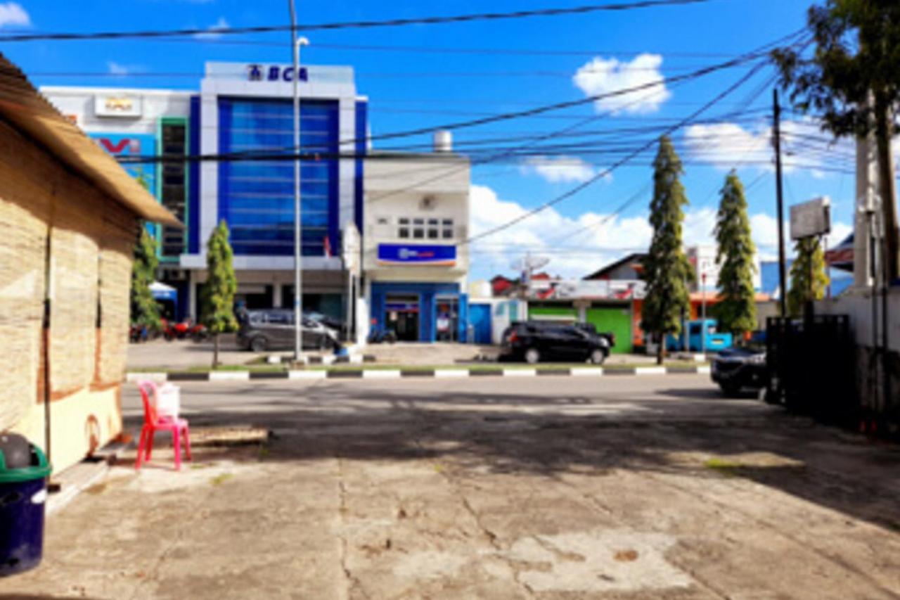 Hotel Rosichan Bau Bau Mitra Reddoorz Baubau Esterno foto