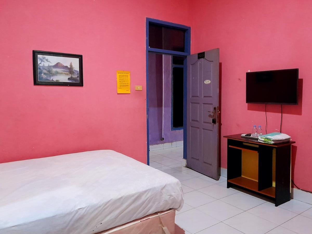 Hotel Rosichan Bau Bau Mitra Reddoorz Baubau Esterno foto